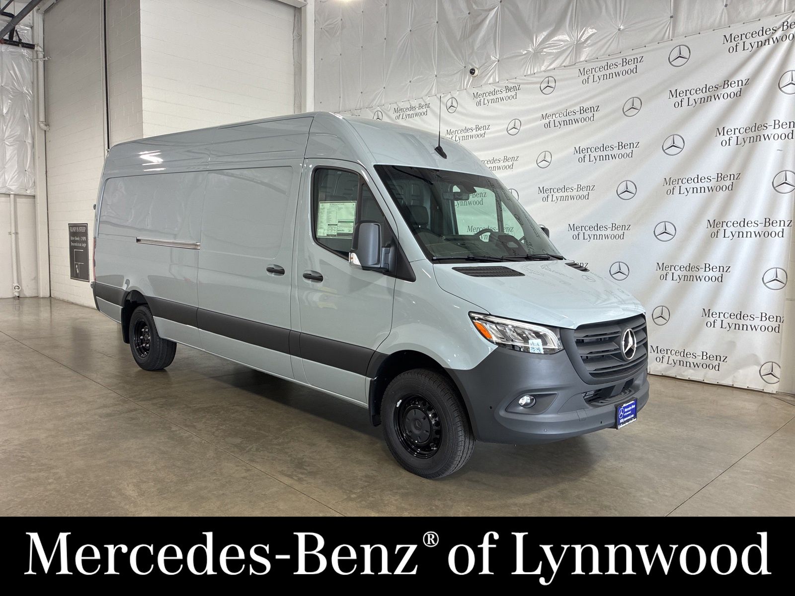 2026 Mercedes-Benz Sprinter 3500XD 170 WB HO High Roof's photo