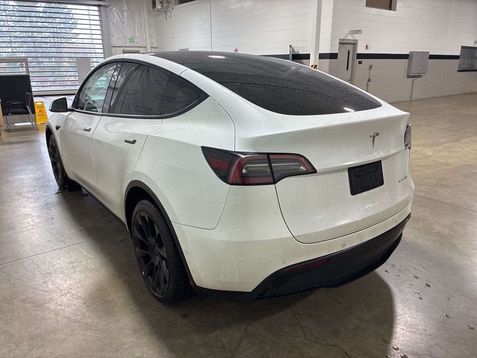 2022 Tesla Model Y Long Range photo 3