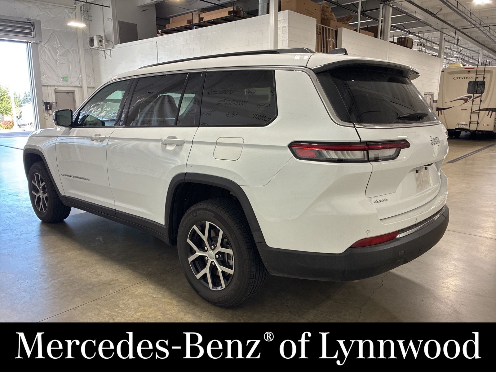 2025 Jeep Grand Cherokee Limited photo 2
