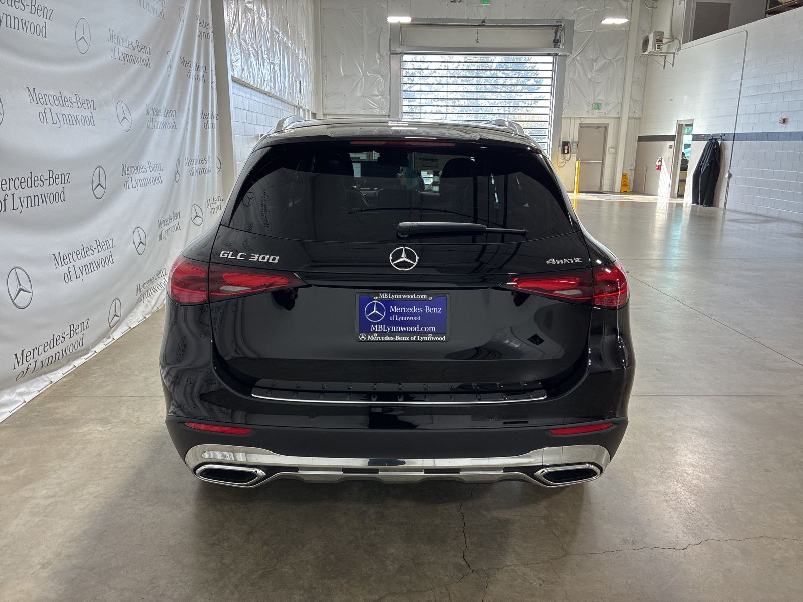 2026 Mercedes Benz GLC 300 4MATIC photo 4