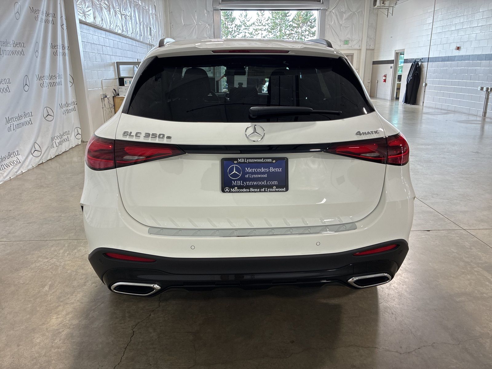 2026 Mercedes Benz GLC 350e 4MATIC photo 3