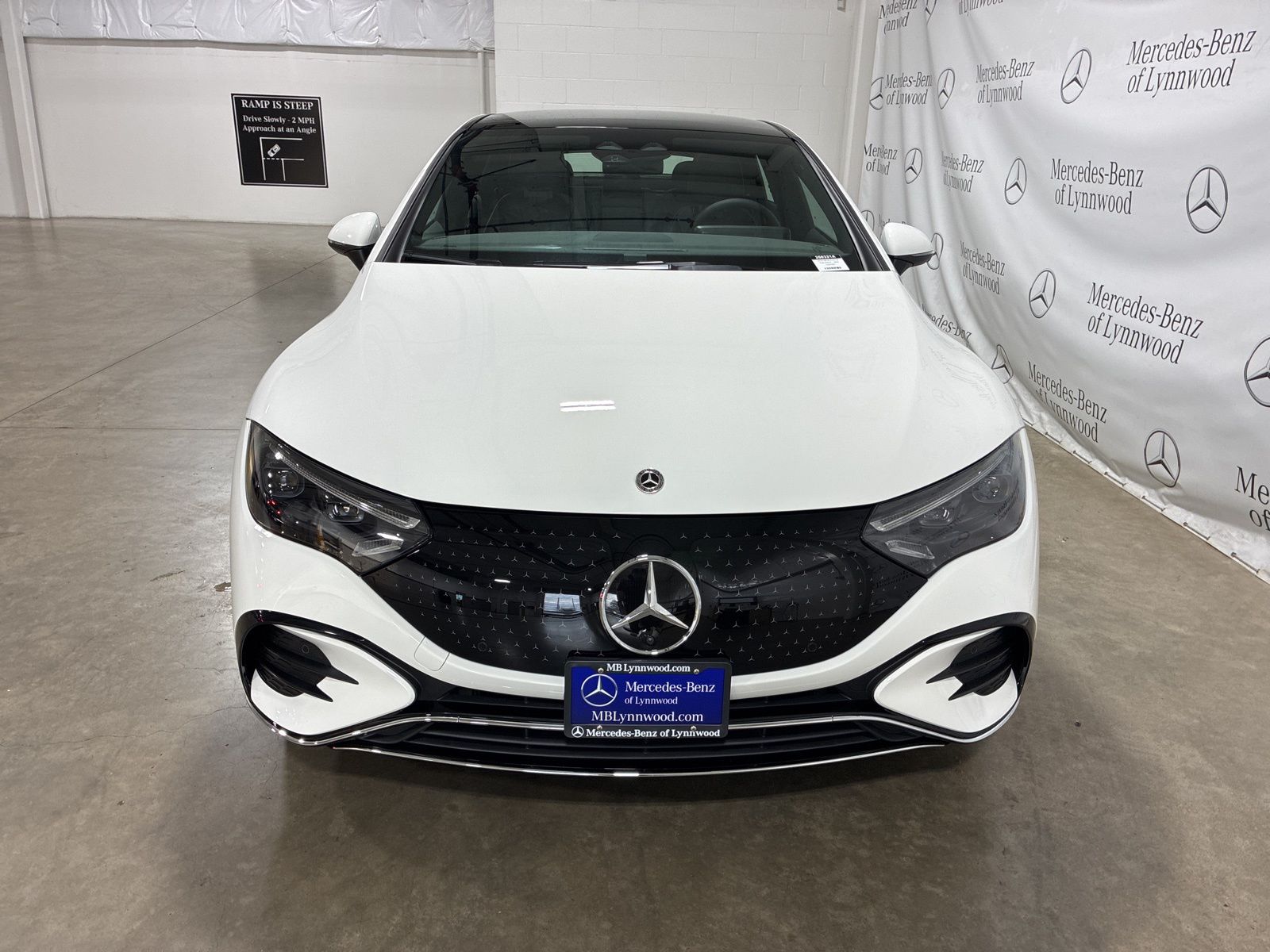 2024 Mercedes Benz EQE-Class Sedan photo 2