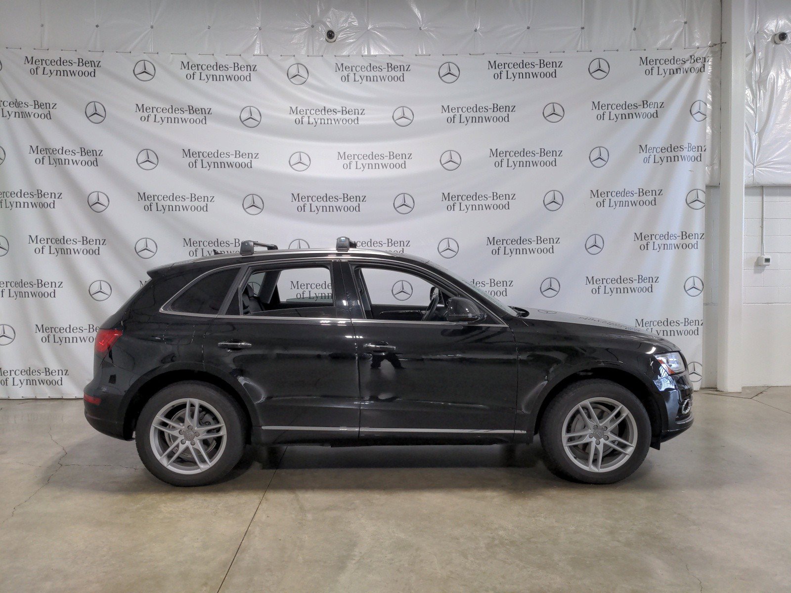 Used 2017 Audi Q5 Premium Plus with VIN WA1L2AFP6HA087789 for sale in Lynnwood, WA