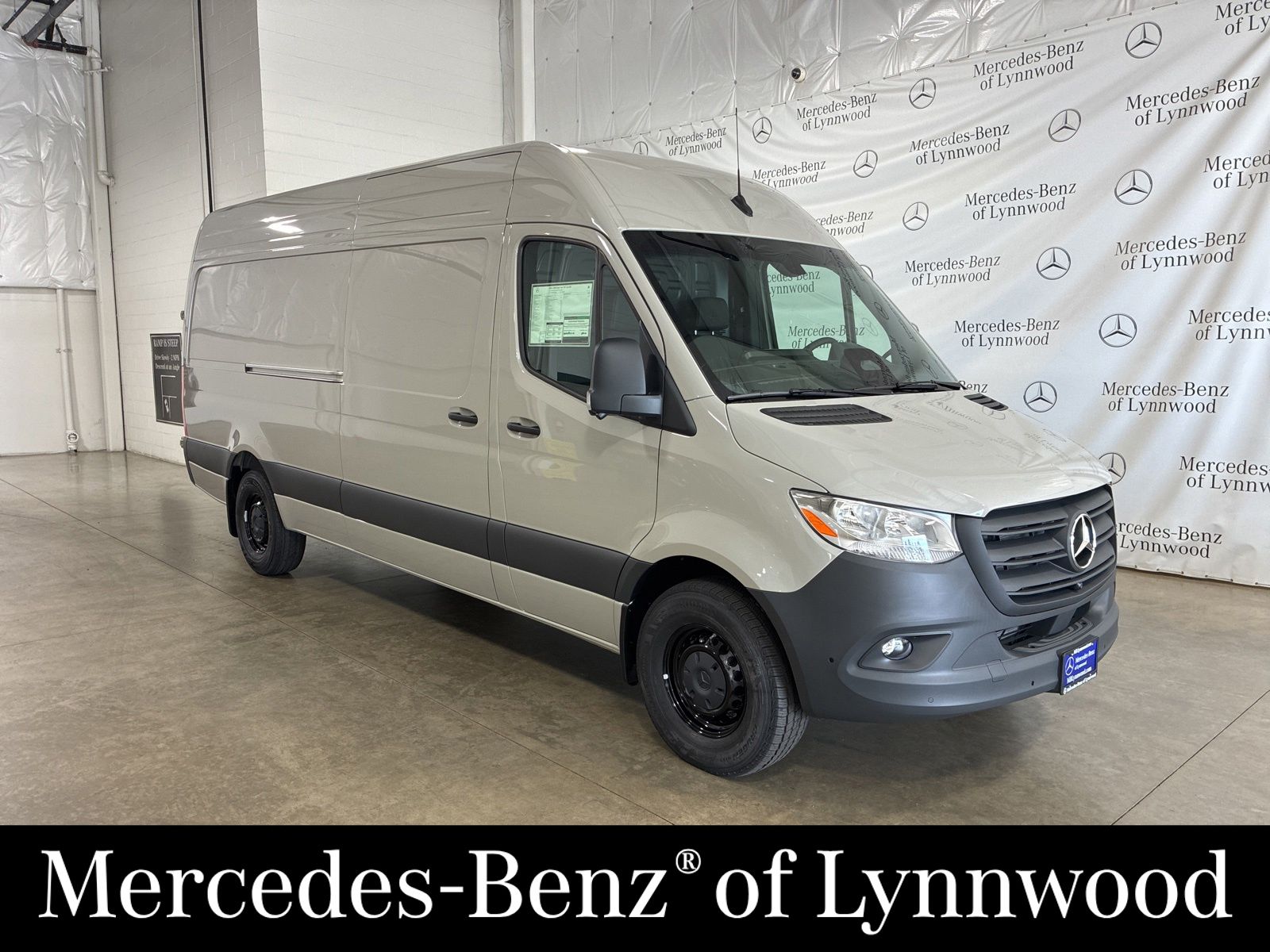 2026 Mercedes-Benz Sprinter 2500 170 WB HO High Roof's photo