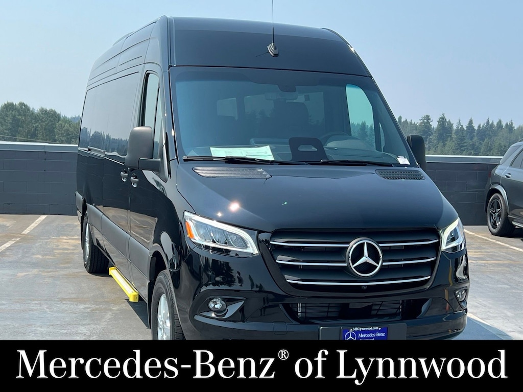 New 2026 Mercedes-Benz Sprinter 2500 Passenger 170 WB Minivan/Van