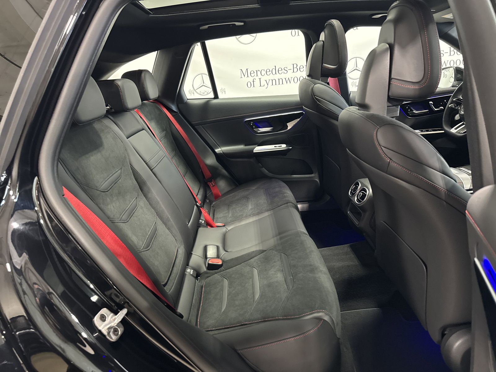 2025 Mercedes-Benz GLC AMG GLC43 - Photo 14