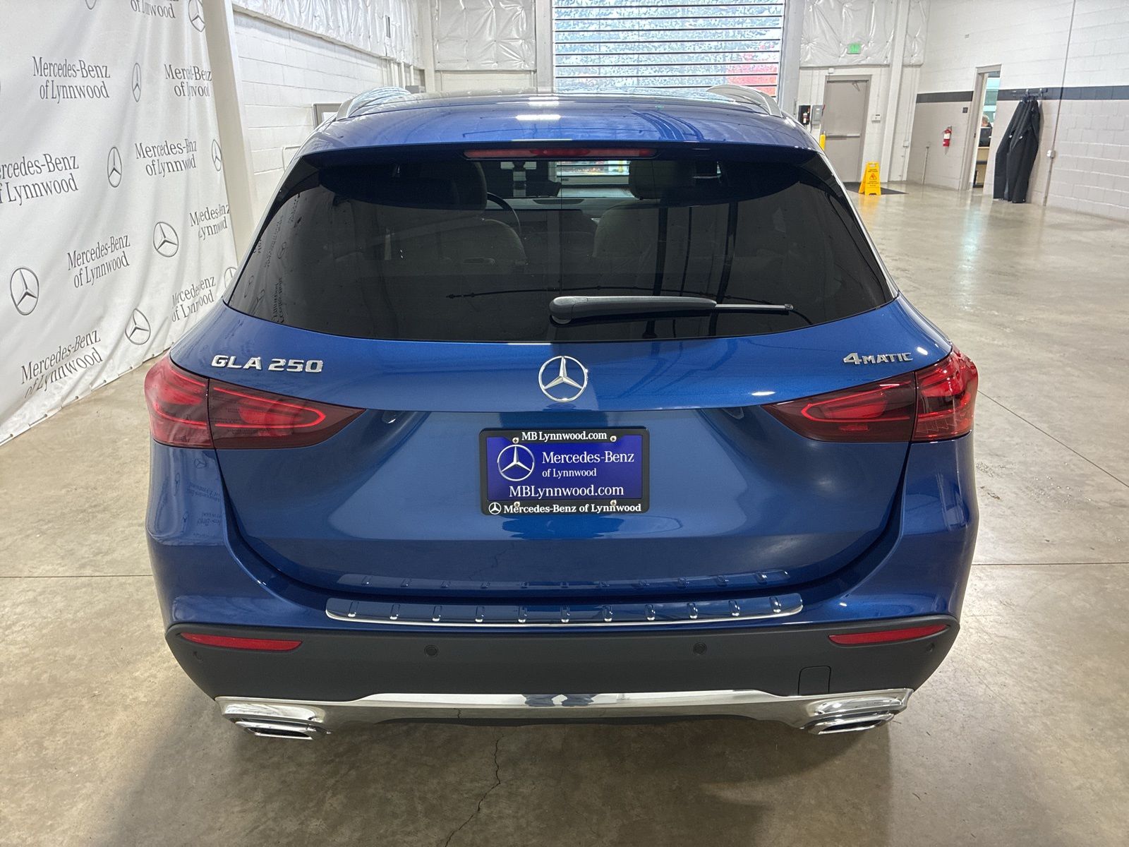 2025 Mercedes Benz GLA 250 4MATIC photo 4