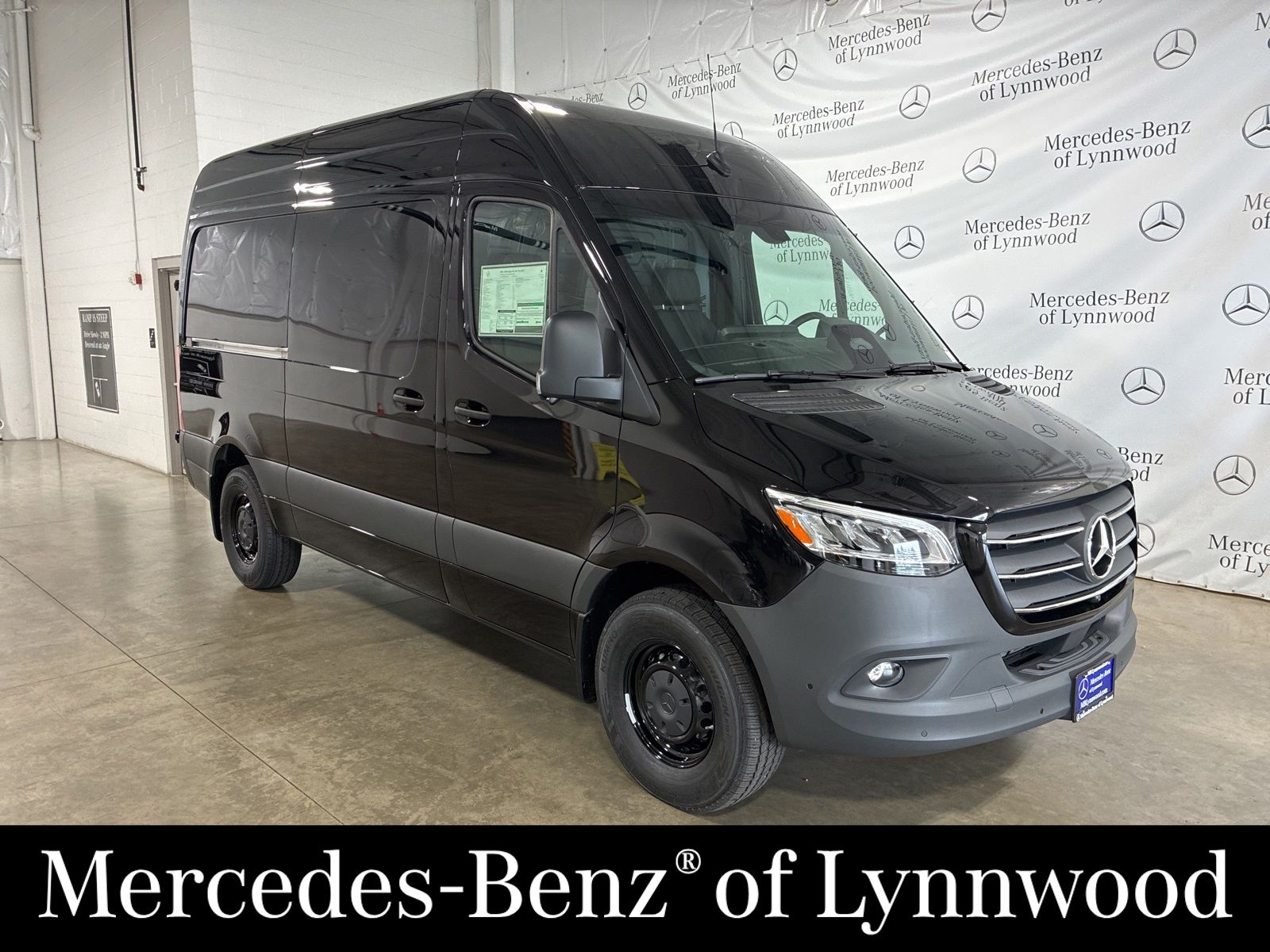 2026 Mercedes-Benz Sprinter 2500 144 WB HO's photo