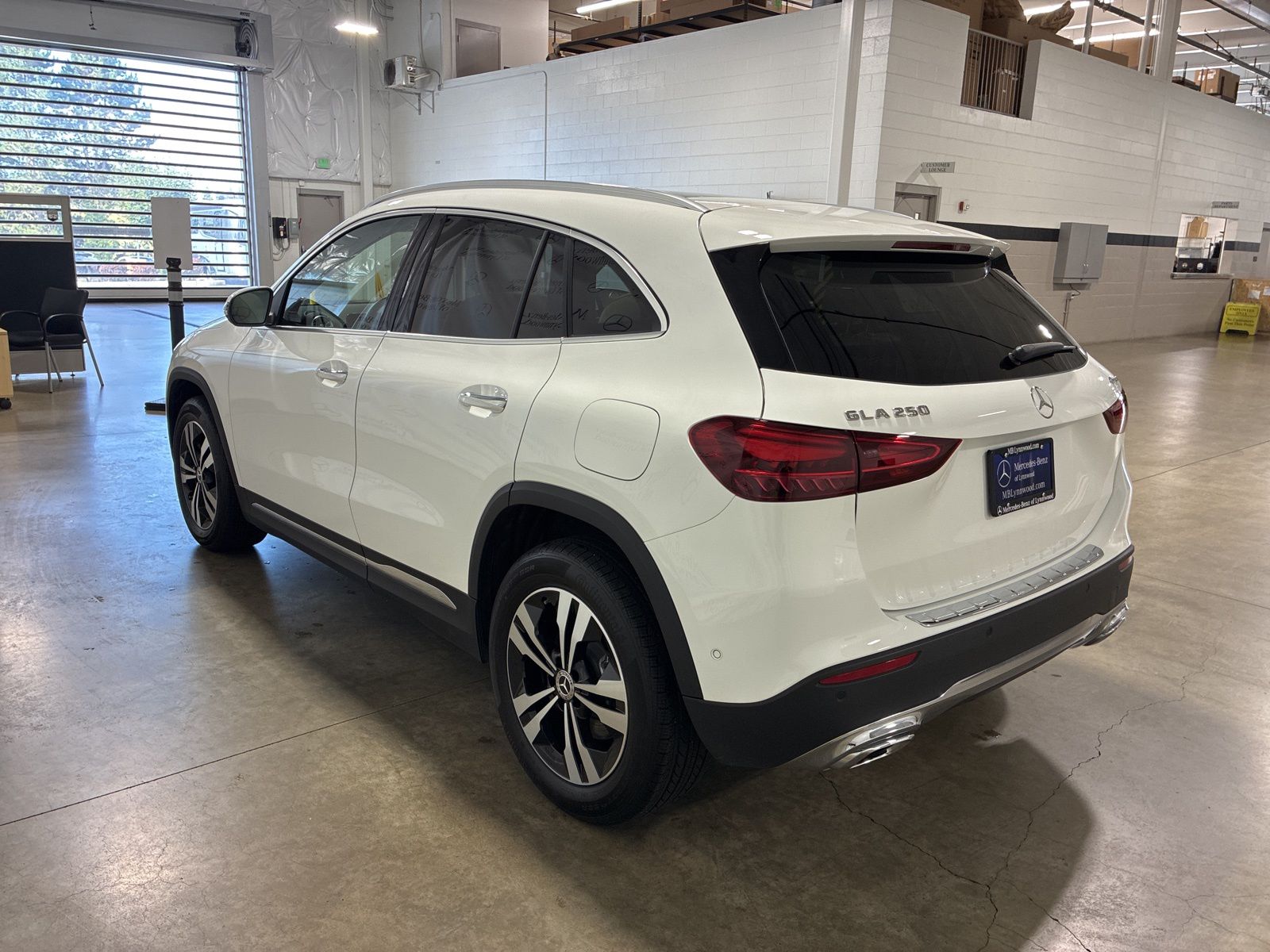 2025 Mercedes Benz GLA 250 4MATIC photo 4