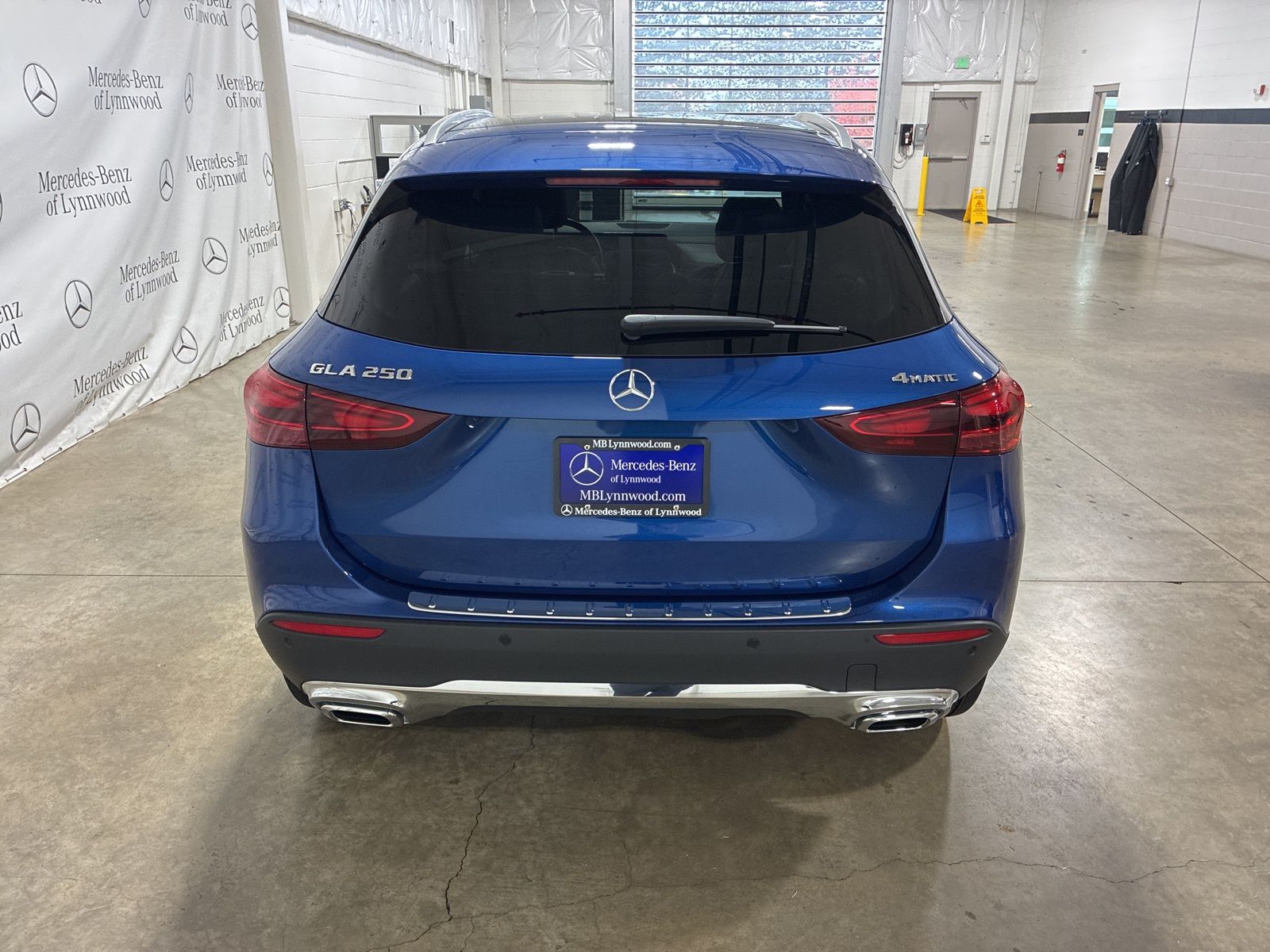 2025 Mercedes Benz GLA 250 4MATIC photo 4