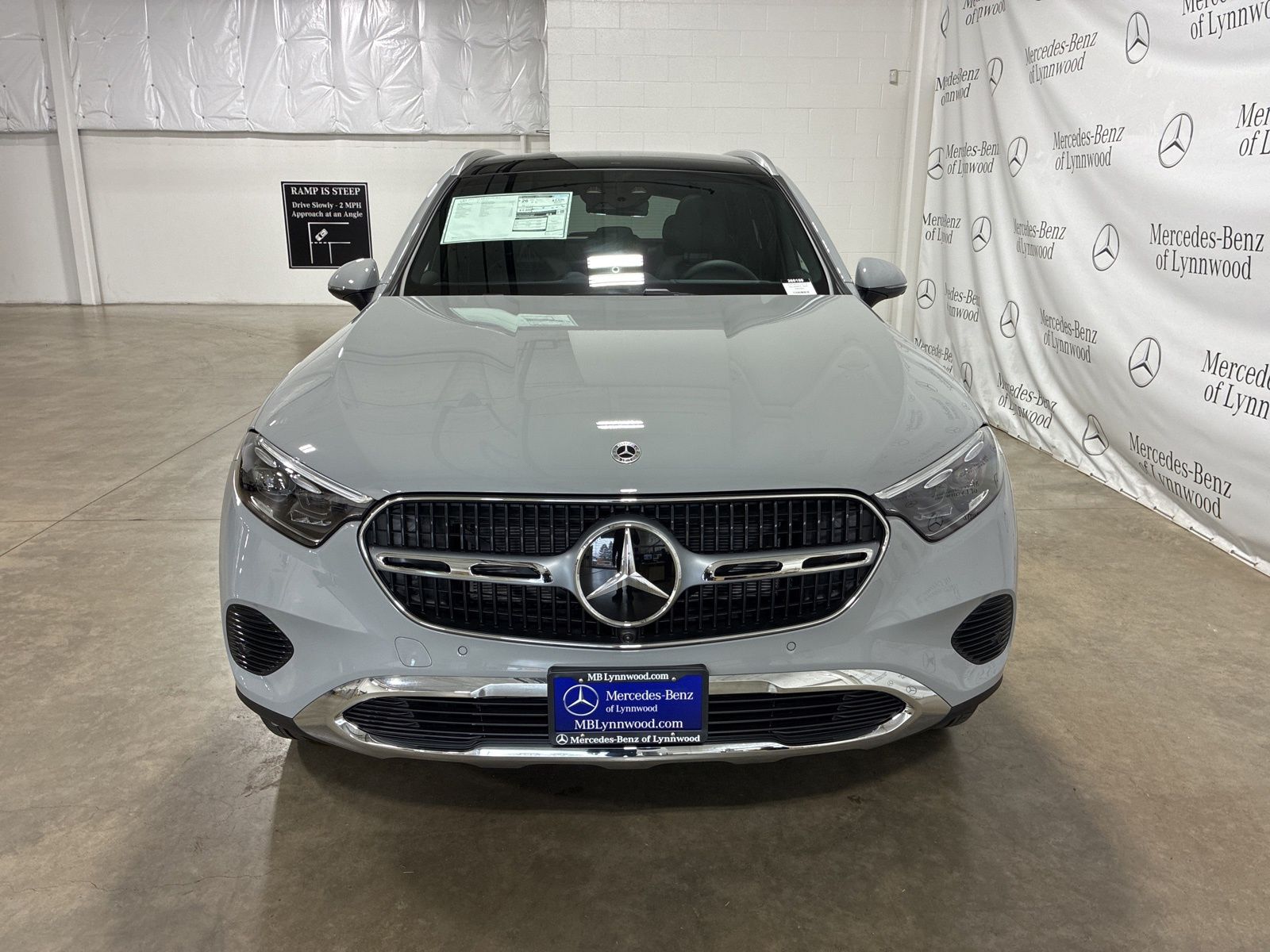 2026 Mercedes Benz GLC 300 4MATIC photo 2