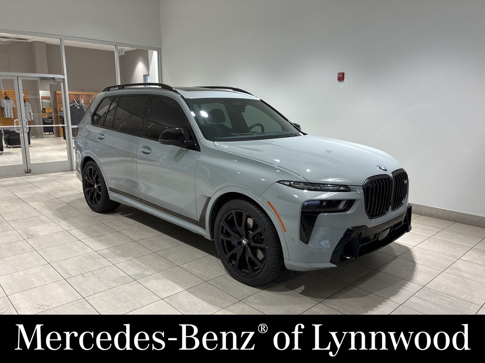 2025 BMW X7 M60i's photo