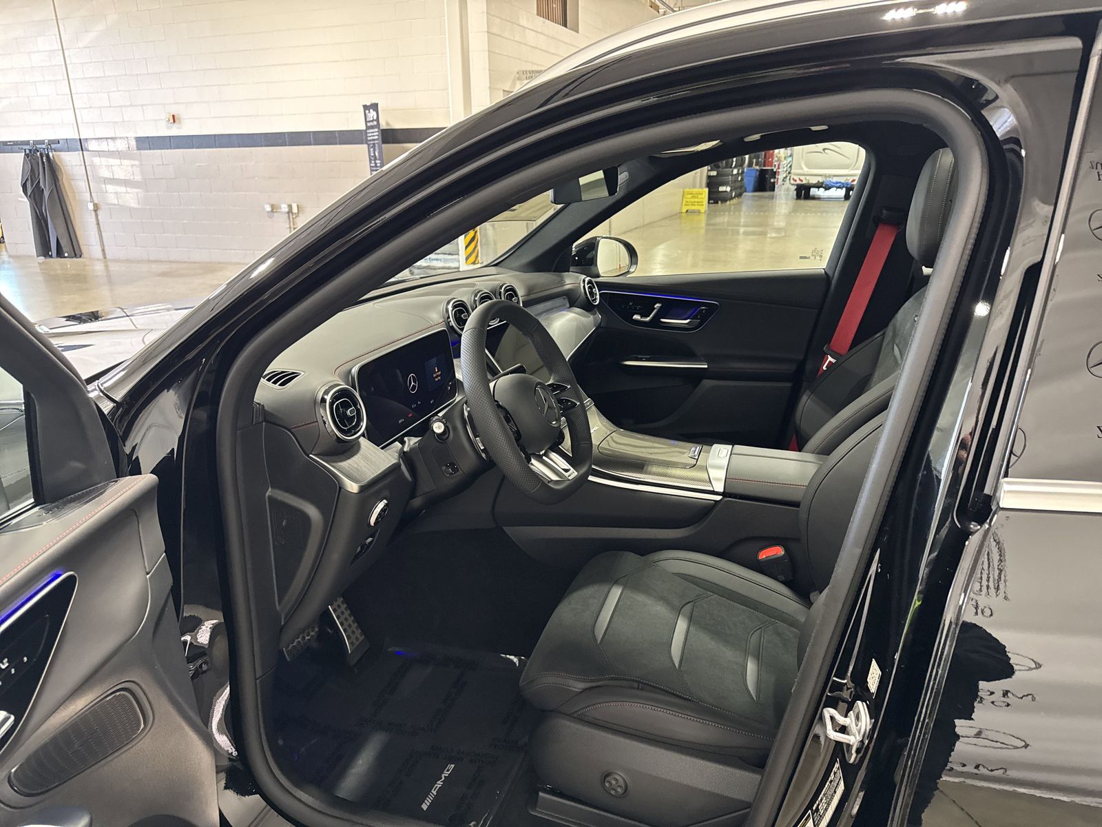 2025 Mercedes-Benz GLC AMG GLC43 - Photo 7