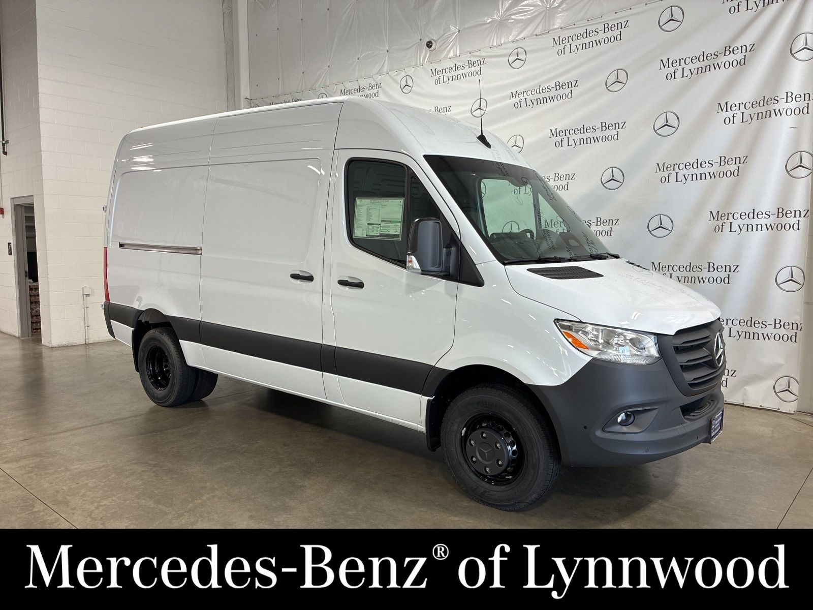 2025 Mercedes-Benz Sprinter Cargo Van Base's photo