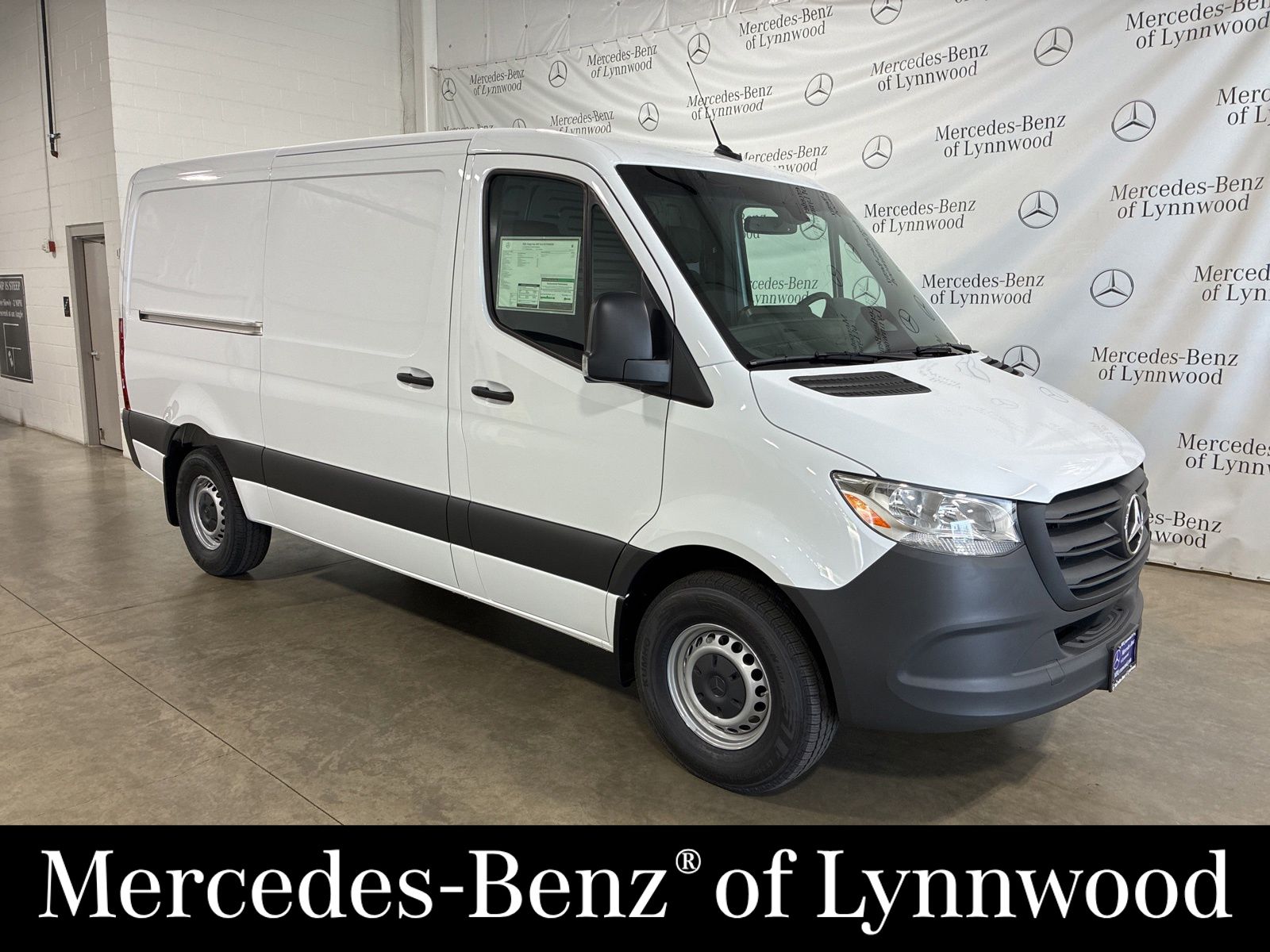 2026 Mercedes-Benz Sprinter 2500 144 WB's photo