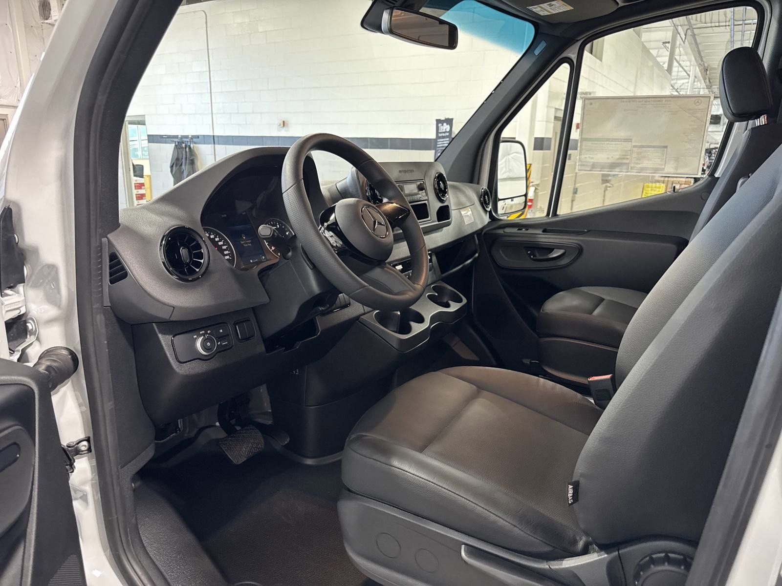 2025 Mercedes-Benz Sprinter Cargo Van Base - Photo 10