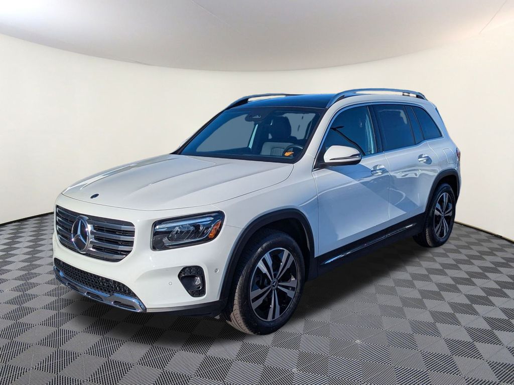 2025 Mercedes-Benz GLB Base's photo