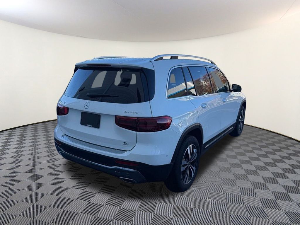 2025 Mercedes Benz GLB 250 4MATIC photo 2