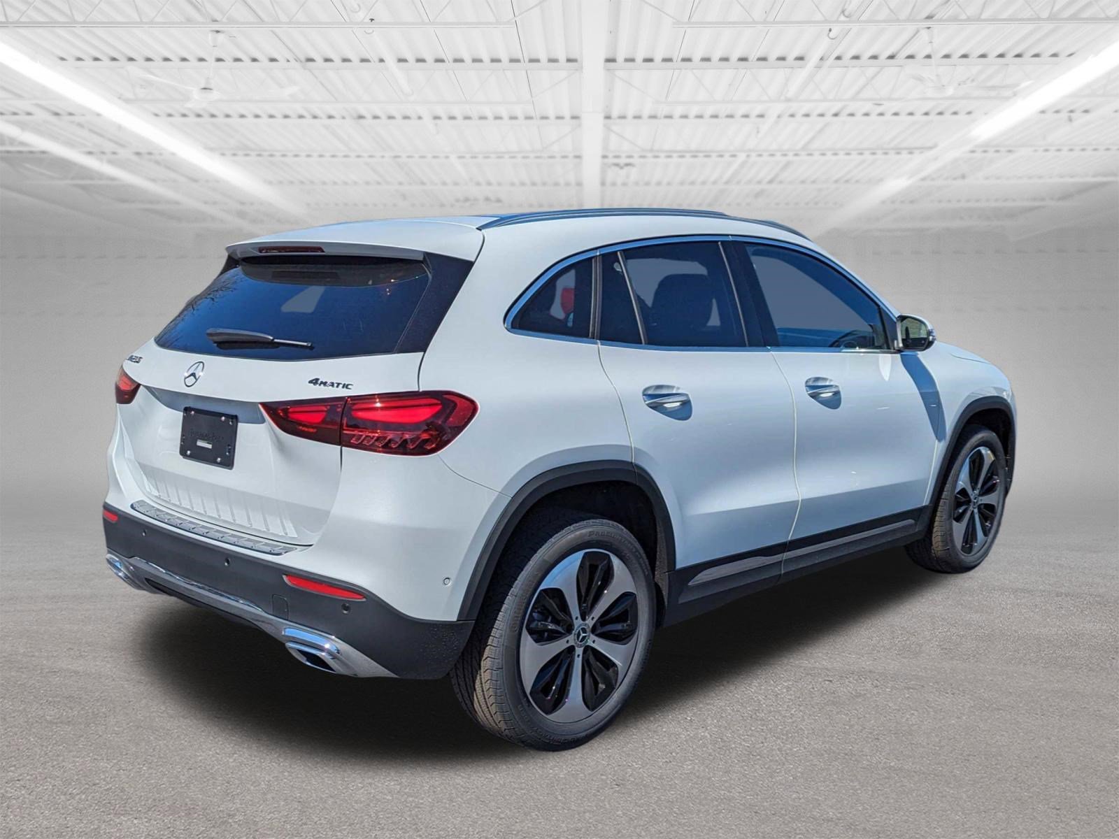 2024 Mercedes Benz GLA 250 4MATIC photo 3