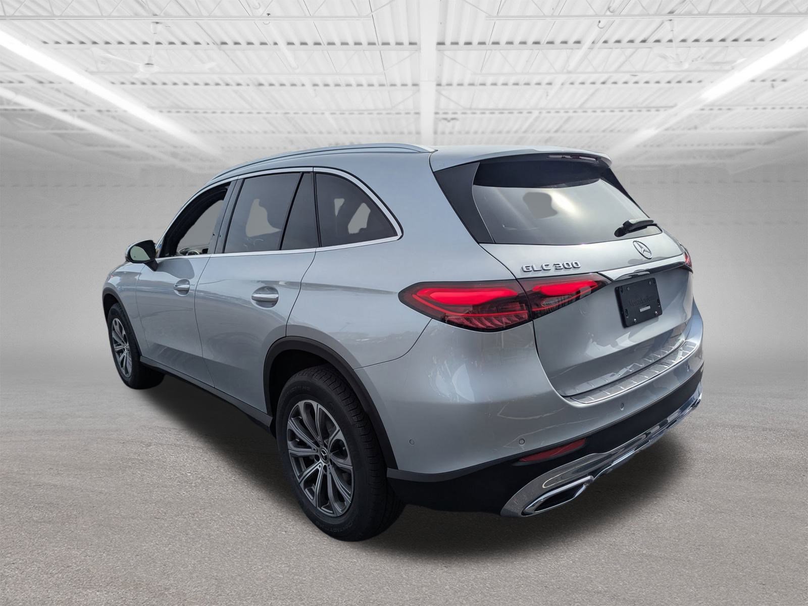 2026 Mercedes Benz GLC 300 4MATIC photo 4