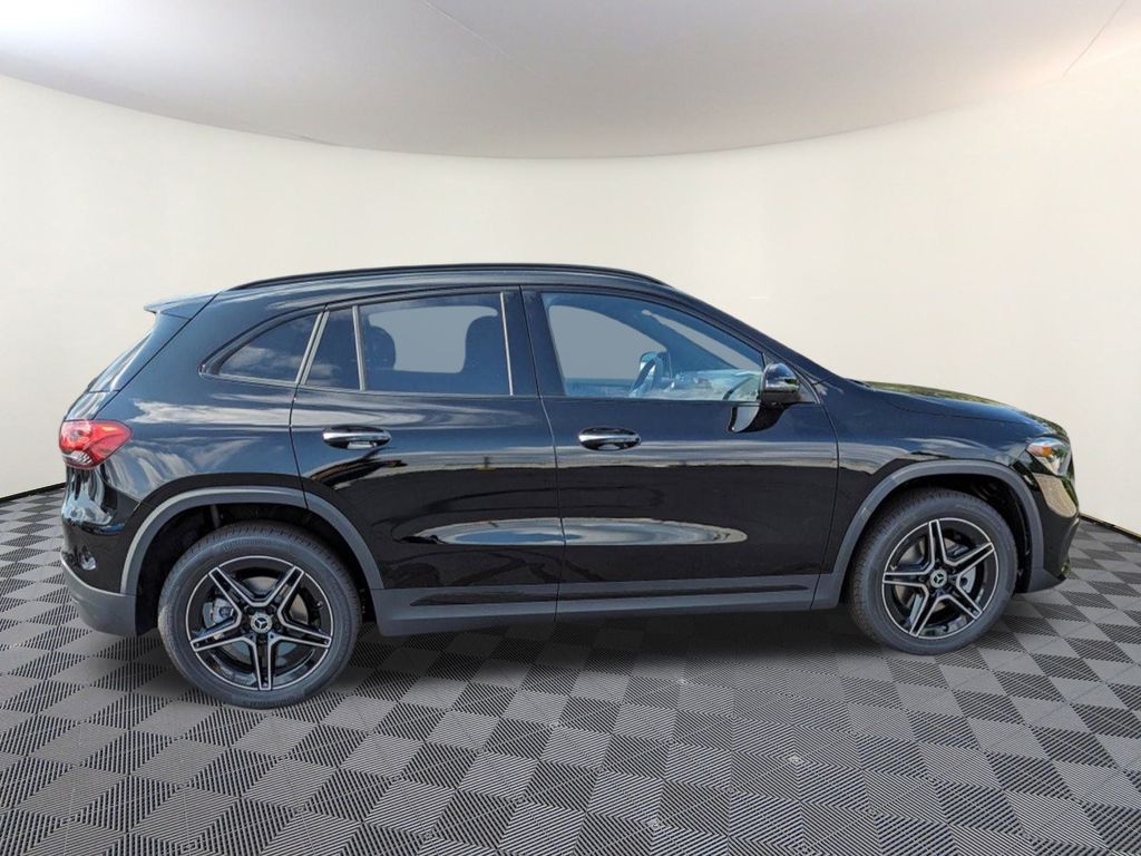 2023 Mercedes Benz GLA 250 4MATIC AMG photo 2