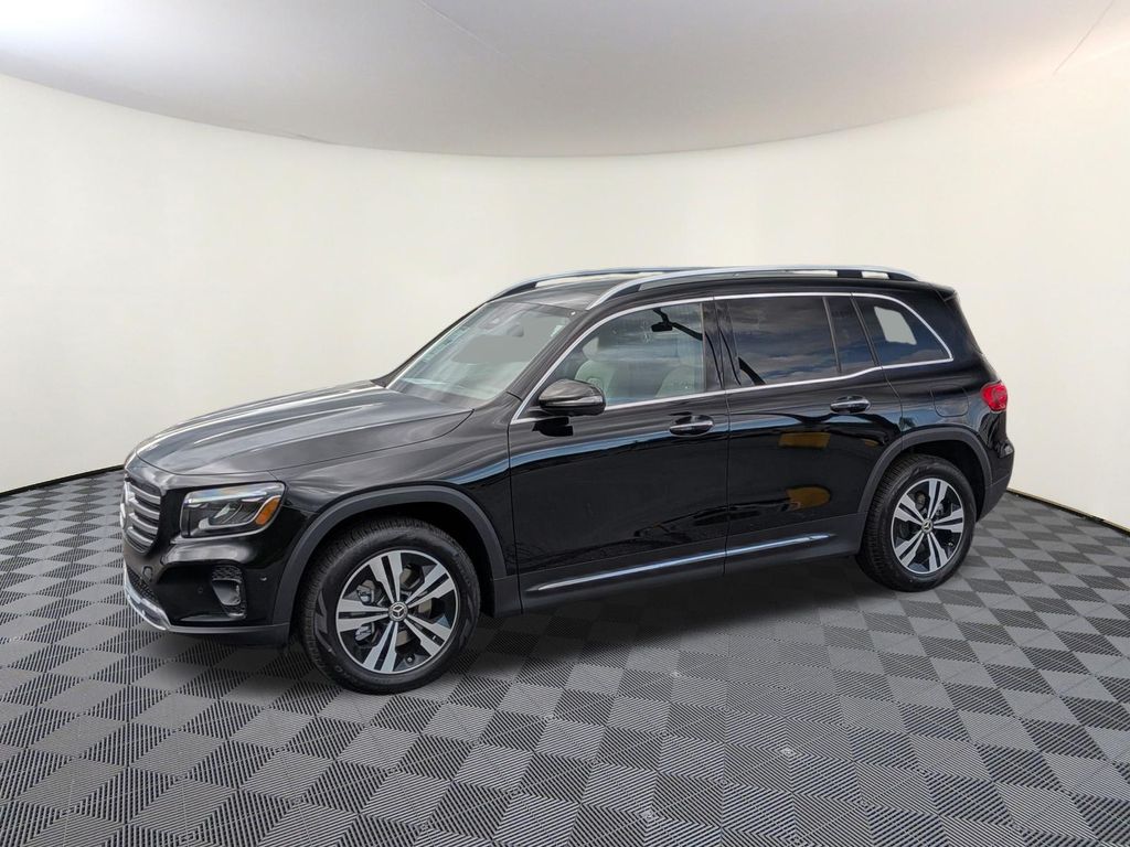 2026 Mercedes-Benz GLB GLB 250 4MATIC's photo