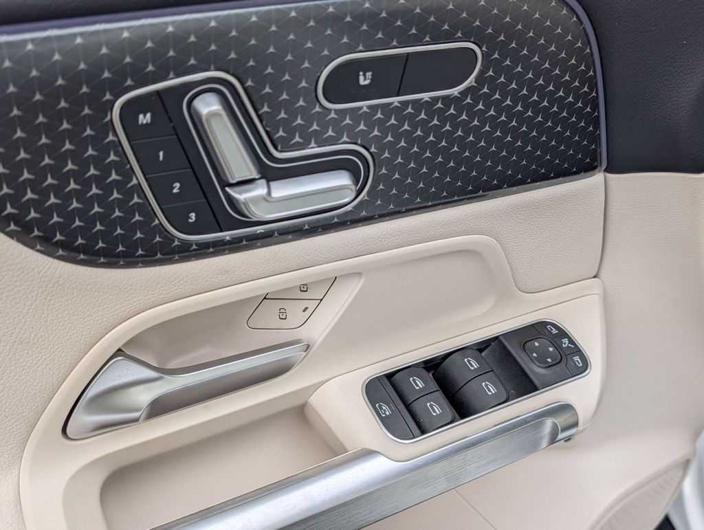 2025 Mercedes-Benz GLB Base - Photo 13