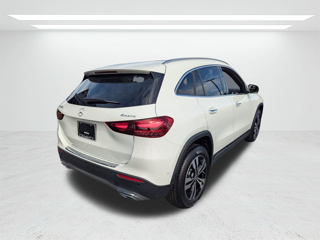 2026 Mercedes Benz GLA 250 4MATIC photo 2