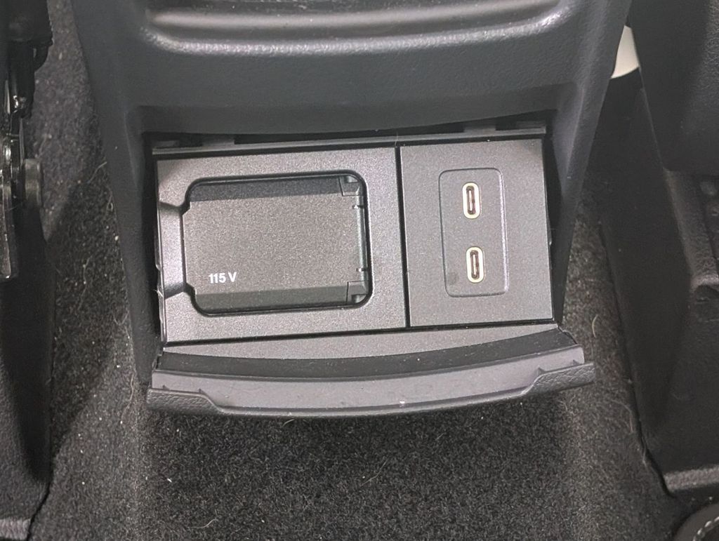 2025 Mercedes-Benz GLB Base - Photo 33