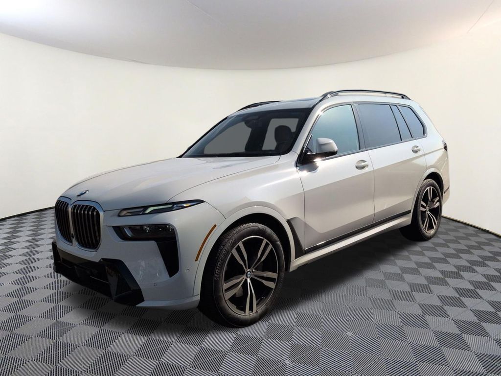 2025 BMW X7 xDrive40i's photo