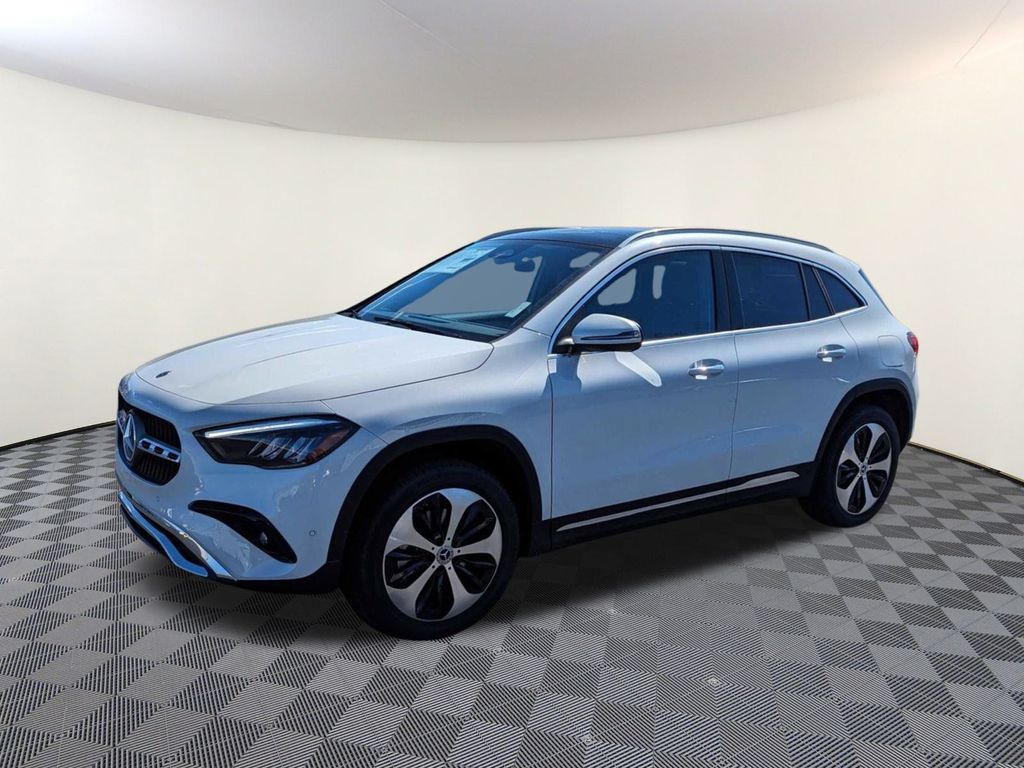 2024 Mercedes-Benz GLA GLA250's photo