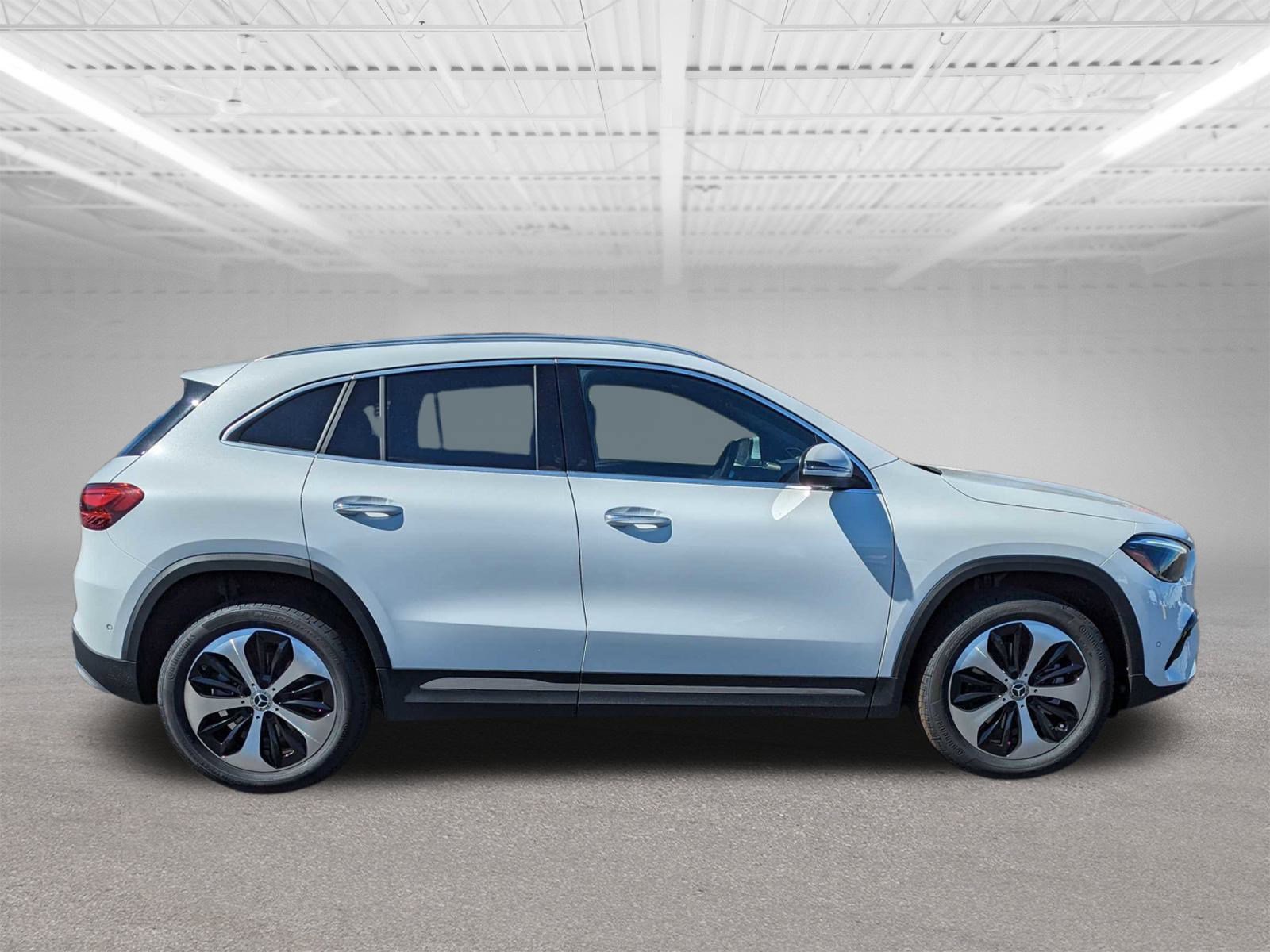 2024 Mercedes Benz GLA 250 4MATIC photo 2