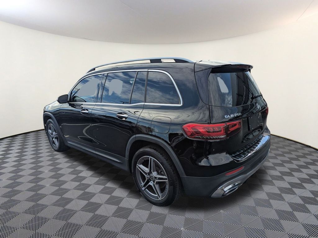 2021 Mercedes Benz GLB 250 4MATIC photo 4