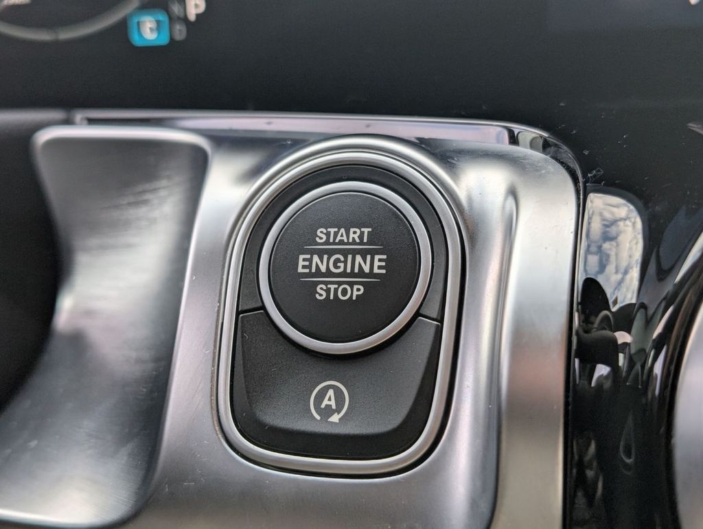 2025 Mercedes-Benz GLB Base - Photo 31