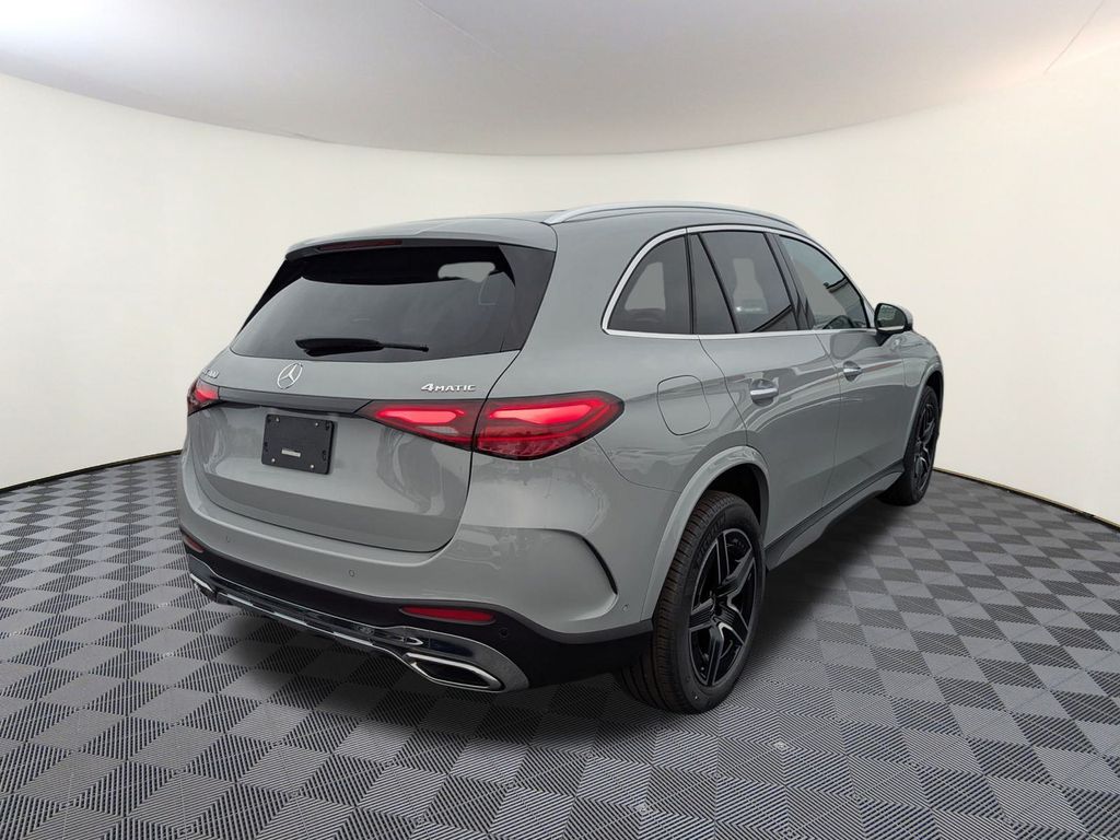 2026 Mercedes Benz GLC 300 4MATIC photo 3