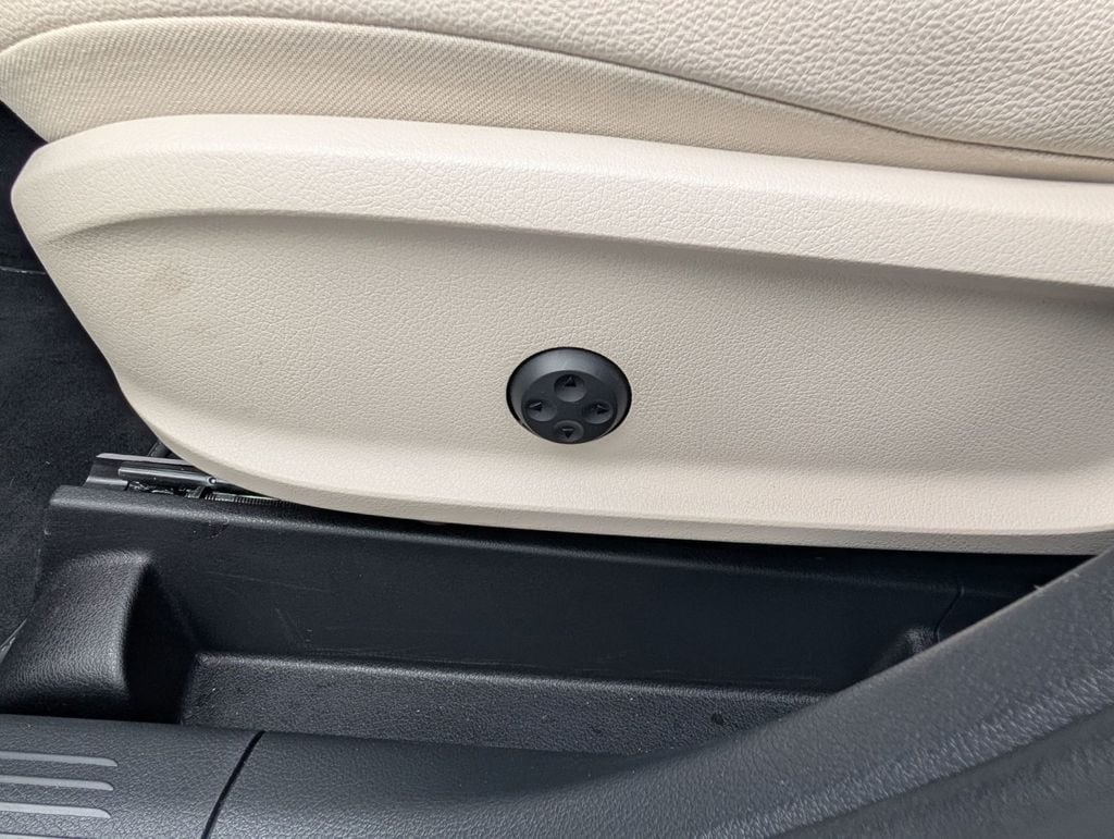 2025 Mercedes-Benz GLB Base - Photo 32