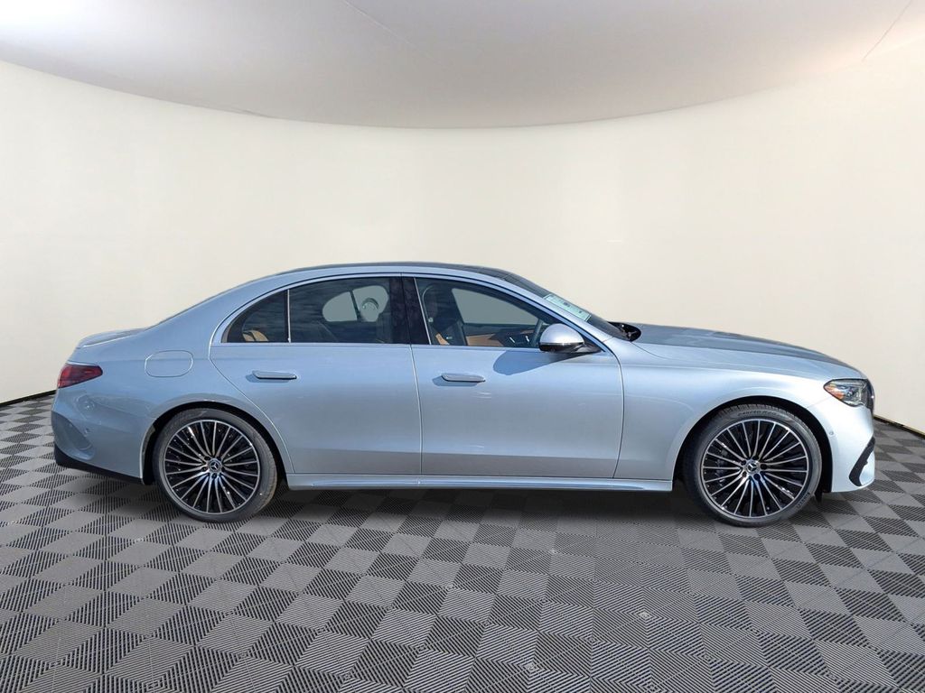 2026 Mercedes Benz E 450 4MATIC photo 2