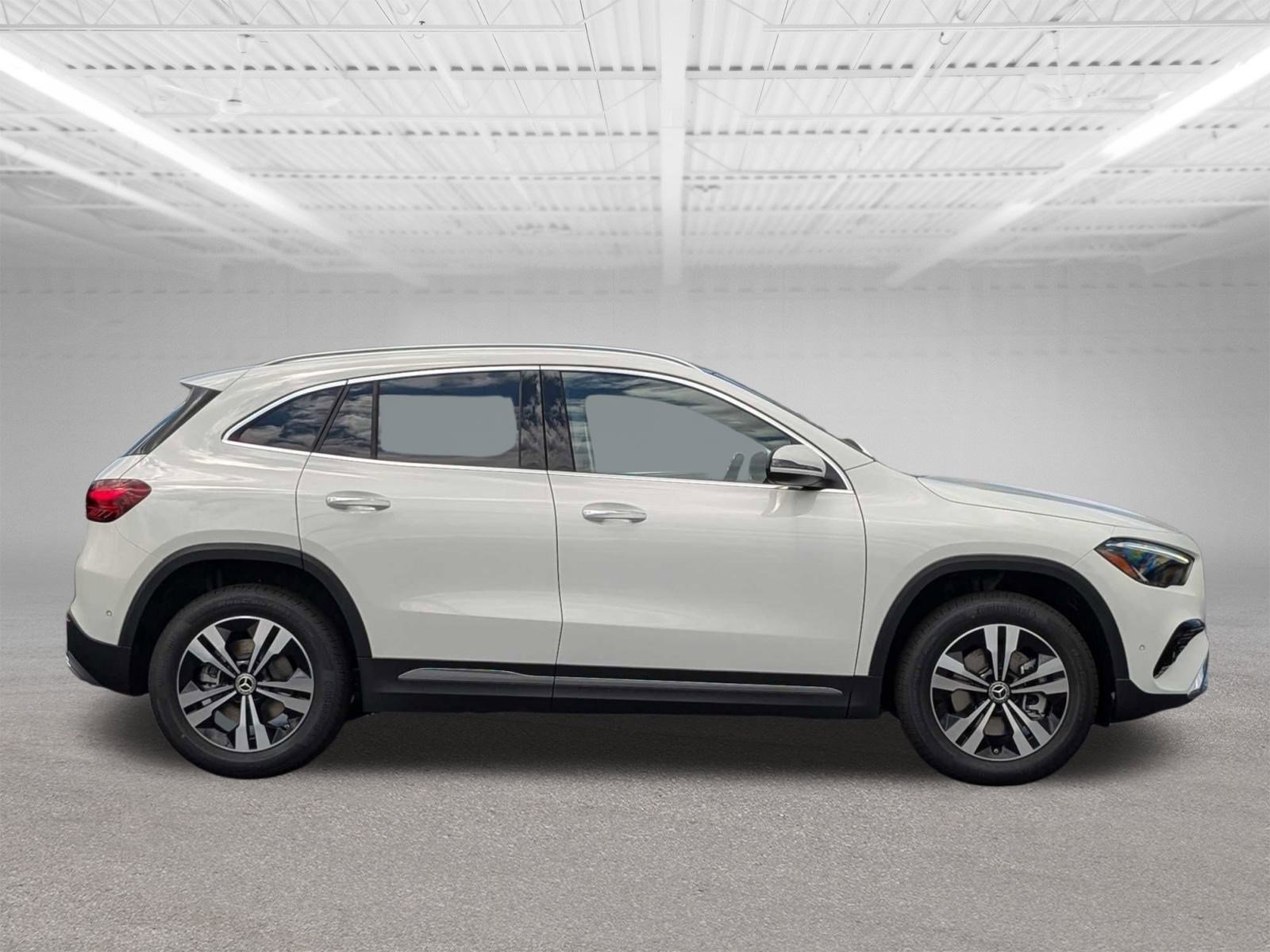 2025 Mercedes Benz GLA 250 4MATIC photo 2