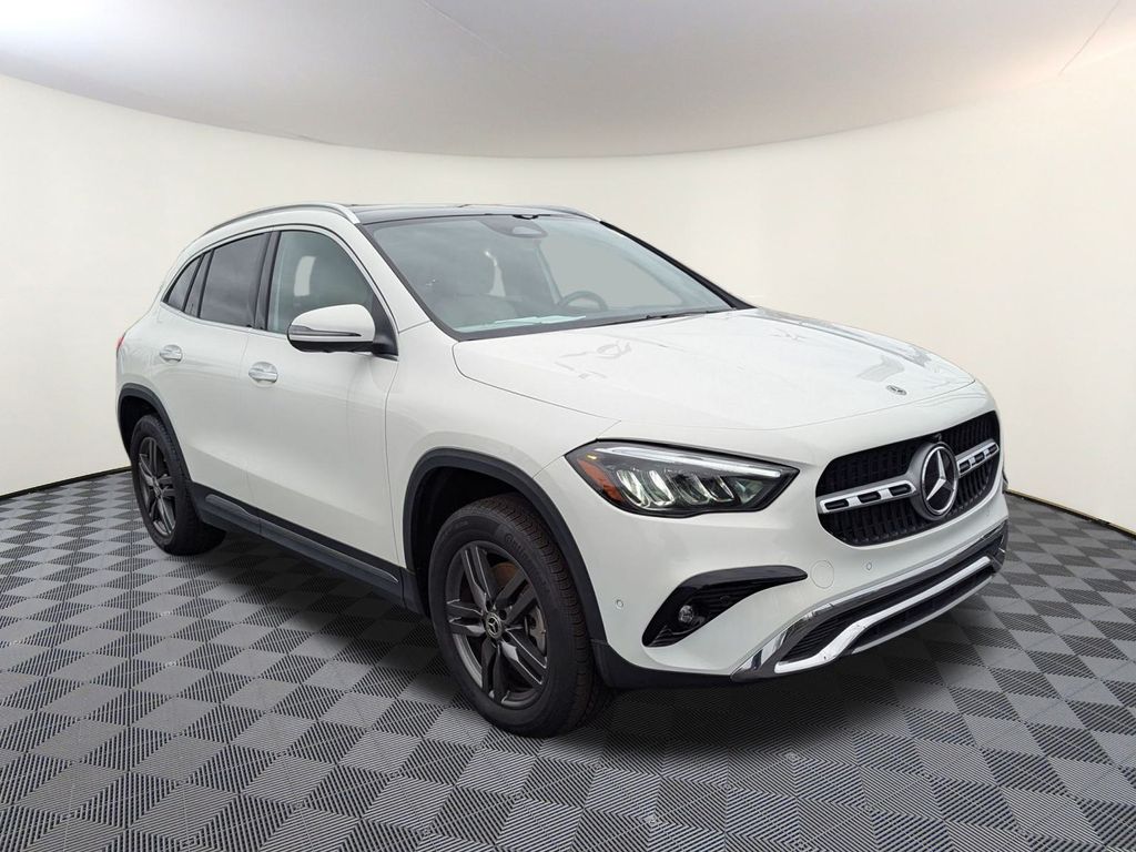 2025 Mercedes-Benz GLA GLA250's photo