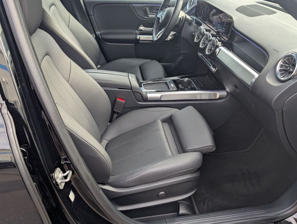 2025 Mercedes-Benz GLB Base - Photo 25