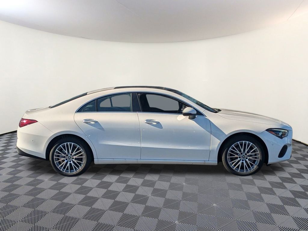 2025 Mercedes Benz CLA 250 4MATIC photo 2