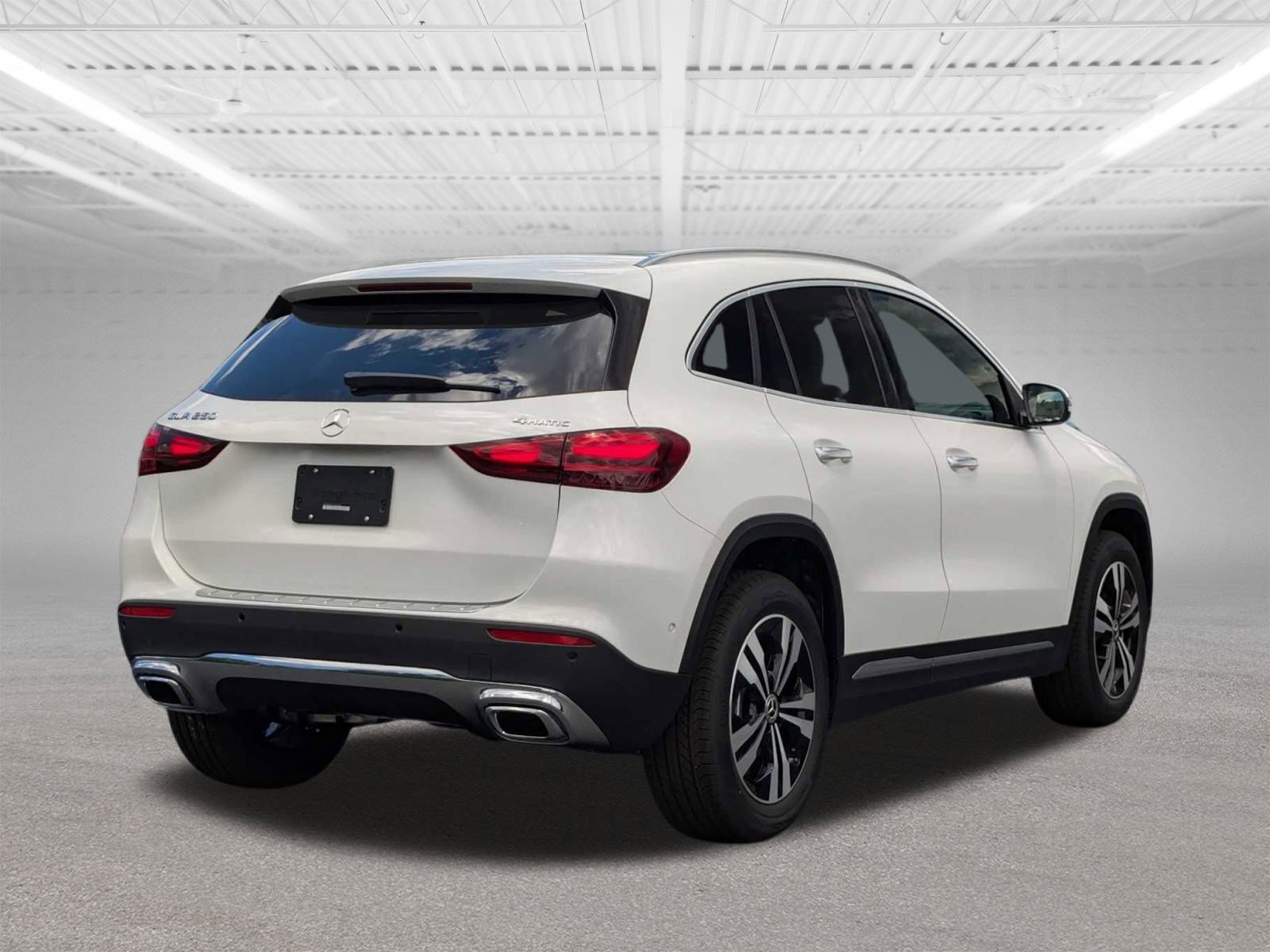 2025 Mercedes Benz GLA 250 4MATIC photo 3