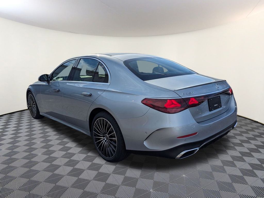 2026 Mercedes Benz E 450 4MATIC photo 4