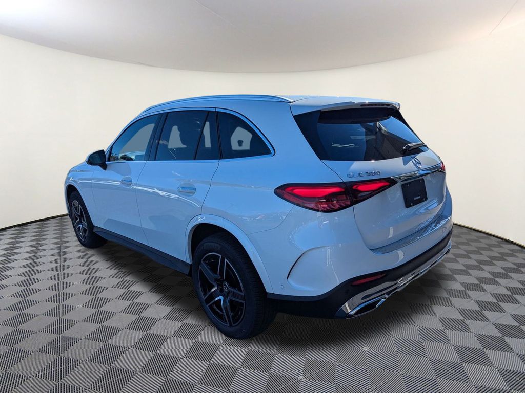 2026 Mercedes Benz GLC 300 4MATIC photo 4