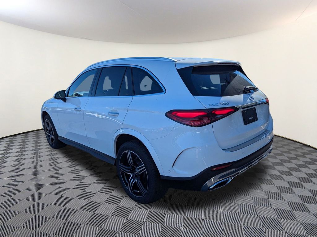 2026 Mercedes Benz GLC 300 4MATIC photo 4