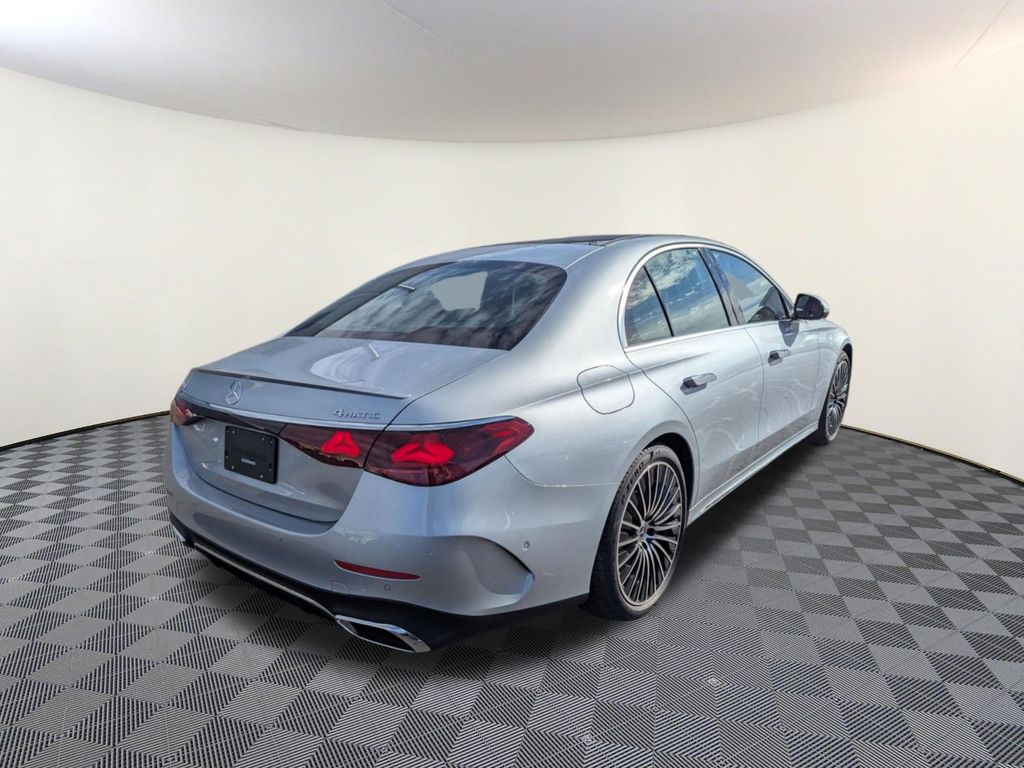 2026 Mercedes Benz E 450 4MATIC photo 3