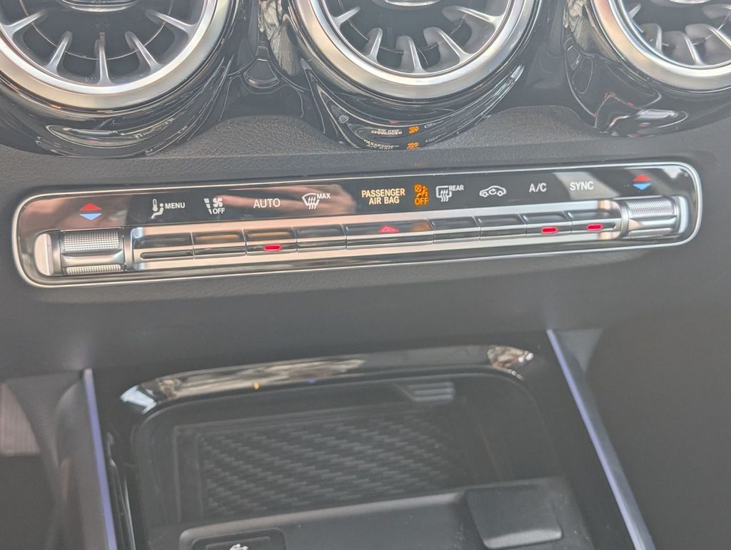 2025 Mercedes-Benz GLB Base - Photo 30