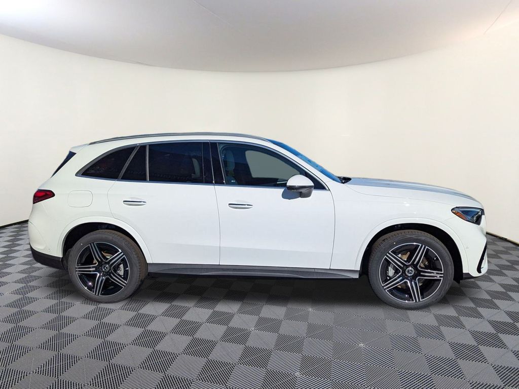 2026 Mercedes Benz GLC 300 4MATIC photo 2