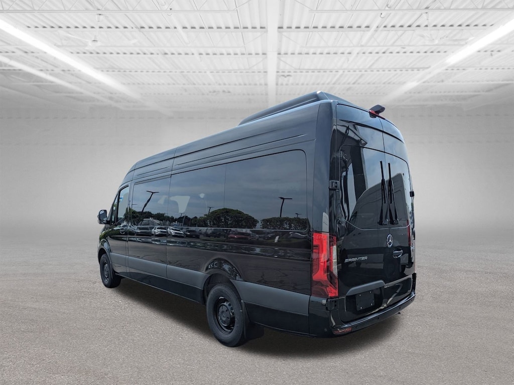 New 2025 Mercedes-Benz Sprinter 2500 Passenger 170 WB Minivan/Van