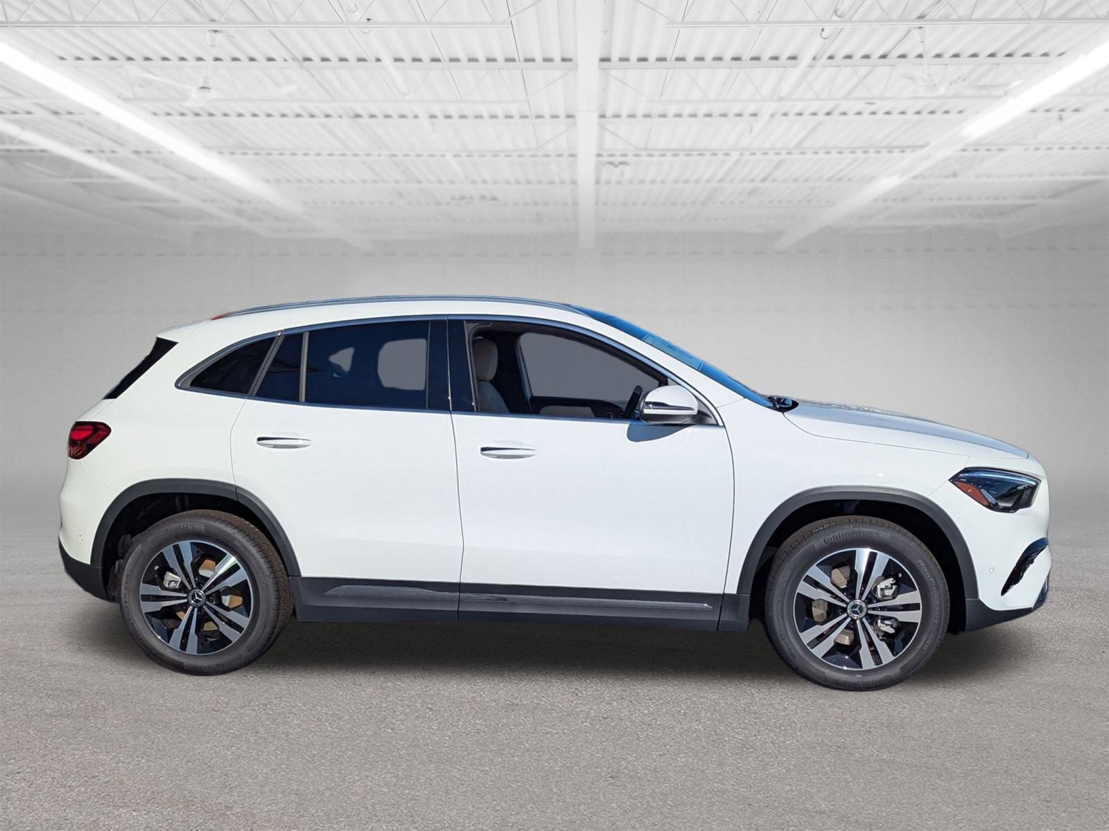 2026 Mercedes Benz GLA 250 4MATIC photo 2